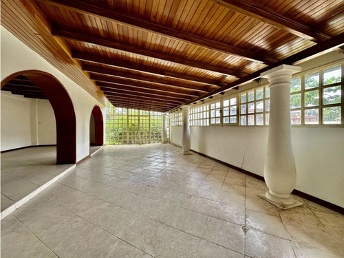 Se Alquila Casa 500m2 5h/4b/2p La Trinidad