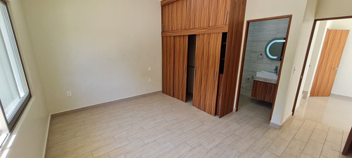 Residencia En Venta En Lomas De Cuernavaca