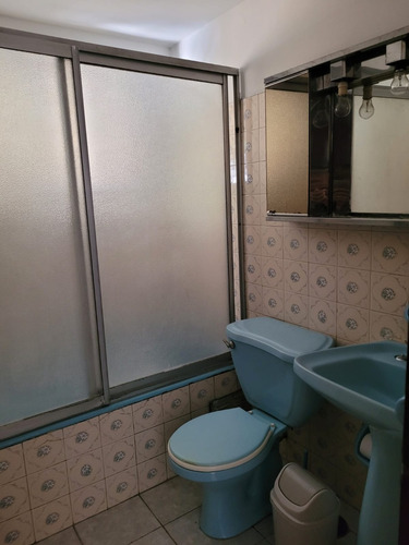 Excelente Casa En Calle Inés Rivas, Comuna De La Cisterna.