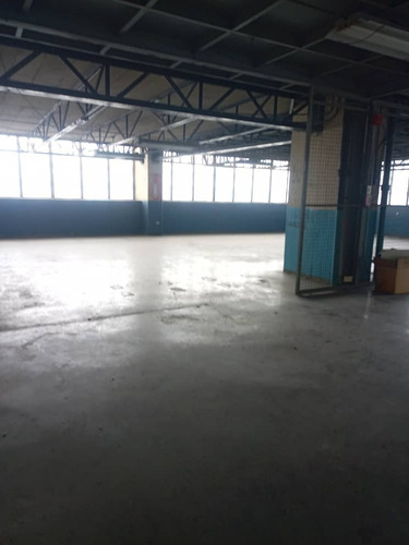 Imagen 10 de 30 de Alquiler De Planta Comercial En Edificio Boleita Sur
