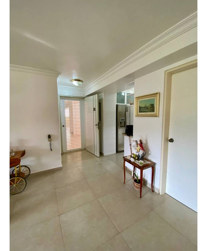 Bonito Apartamento En El Hatillo 3h/3b/2e