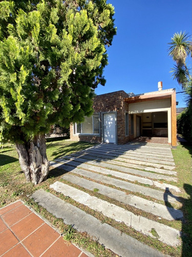 Casa En Venta En Country Banco Provincia - 