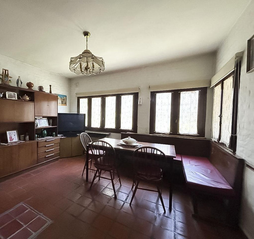 Casa En San Isidro, Barrio Las Carreras