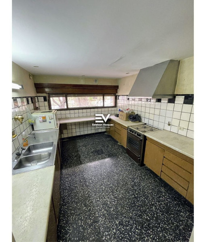 Imagen 3 de 14 de Alquiler. Cofico. Alquiler Comercial. 200 Mts Con Garage. No Paga Expensas. Amoblado