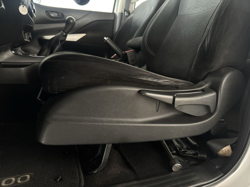 Nissan NP300 2.5 SE Paq Seguridad Mt