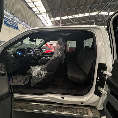Ford F-150 5.0L Xlt Cabina Y Media V8 4X4 At