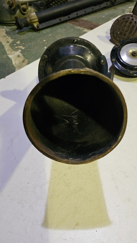 Bocina Automovil Antiguo A Motor Gran Tamaño Funciona