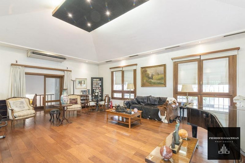 Imagen 5 de 30 de Casa Estilo Frances Con Jardin En Zona De Embajadas