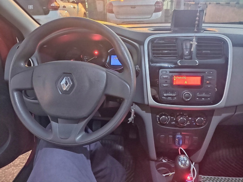 Renault Logan 1.0 16v
