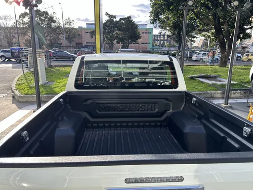 Mitsubishi L200 2.4 Glx Plus 4X4