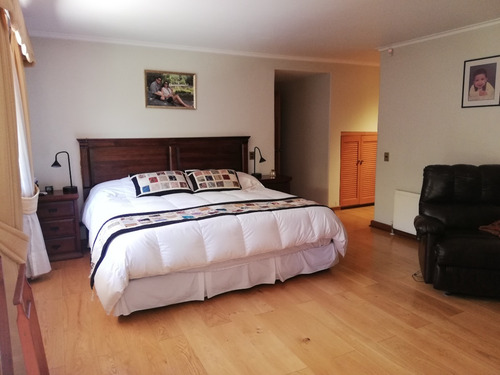 Imagen 13 de 30 de Exclusiva Casa Vista Despejada, Siete Dormitorios