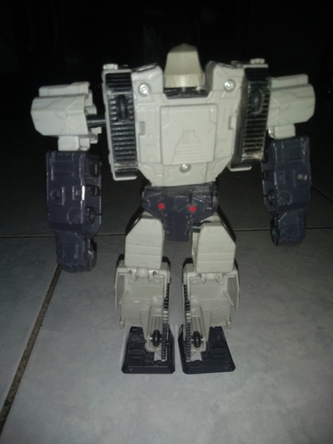 Figura Megatron Transformers Authentics Alpha Sin Cañón (Usado)