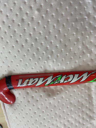 Palo De Hockey 36 Rojo 36 " (Usado)