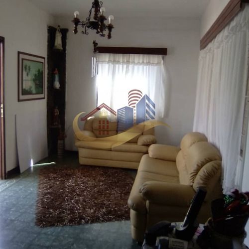 Imagen 2 de 13 de Casa En Venta En Caraballeda De 7 Hab.5 Baños Ref 895