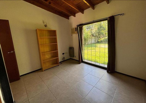 Casa En Venta - 1 Dormitorio 1 Baño - 55.80mts2 - City Bell