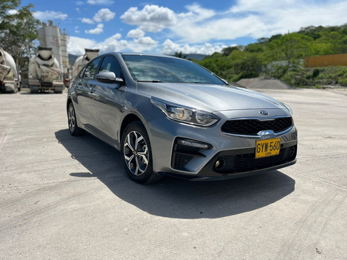 Kia Cerato Forte Vibrant Modelo 2022, Mecánico, Único Dueño.