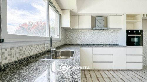Casa En Venta En San Sebastian, Area 2, Vista Directa Y Salida Al Golf