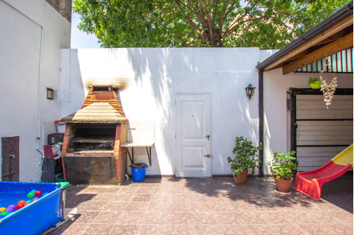 Imagen 5 de 30 de Venta Casa Lote Propio 7 Ambientes En Pompeya