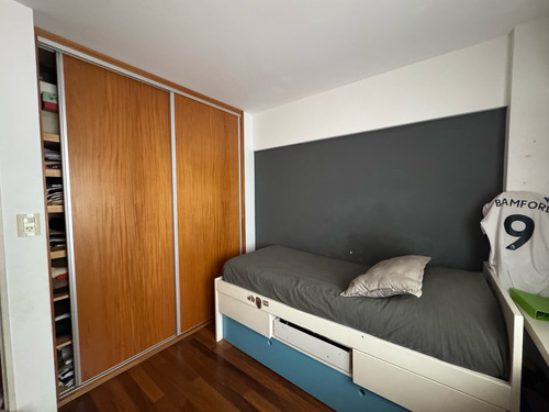Venta - Departamento De Tres Dormitorios Con Balcón Y Cochera En Centro Río, Rosario