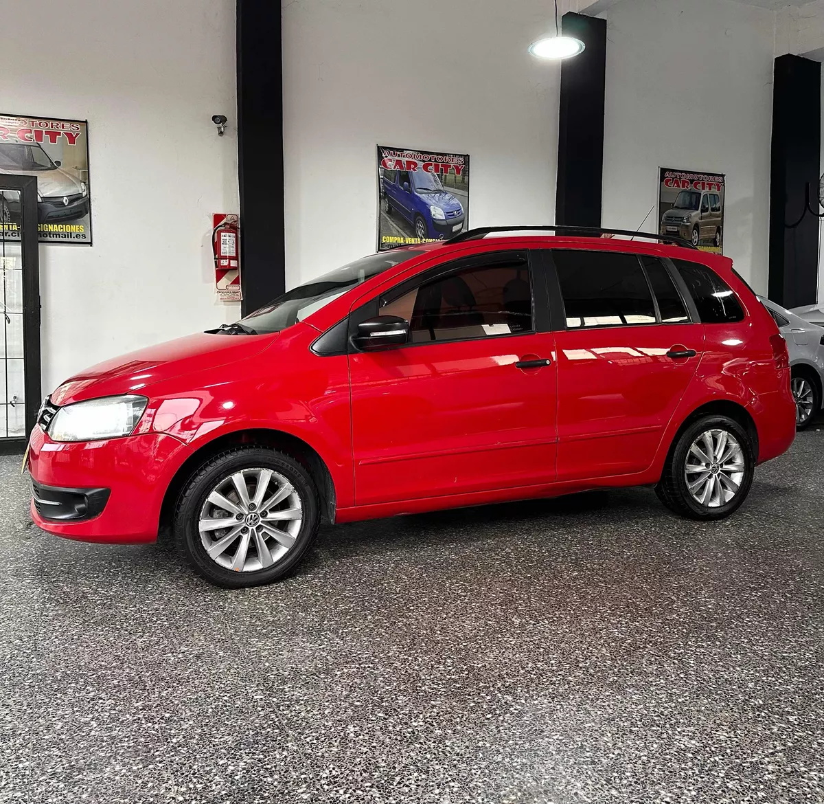 Volkswagen Suran 1.6 Trendline 11b