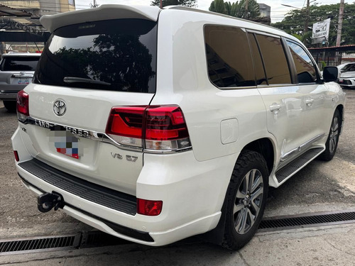 Toyota Land Cruiser Dubai 2018