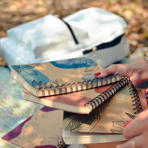 Imagen 7 de 10 de Combo 4 Cuadernos Artesanales Con Agenda Perpetua A5