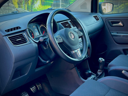 Volkswagen Suran Cross 1.6 Highline 101cv