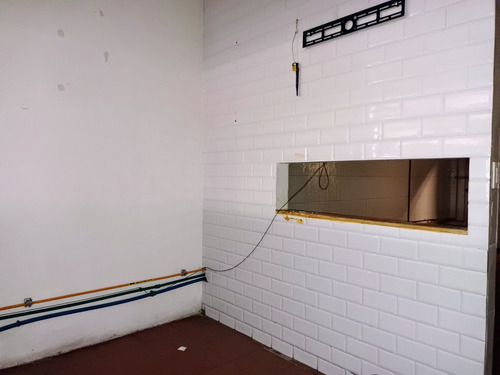 Rento Local 47 M2 En Área De Comida Rápida C. Comercial