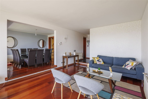Casa En Condominio De 5 Dorm. San Carlos De Apoquindo.
