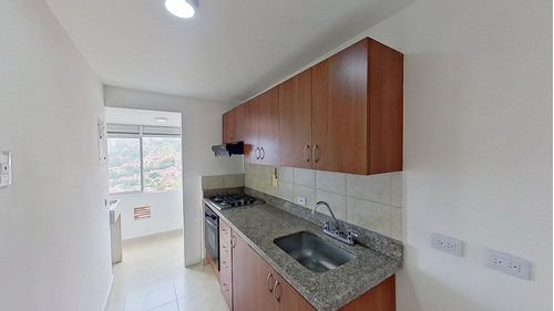 Apartamento En Venta Sector Loma De Los Bernal, Medellin 