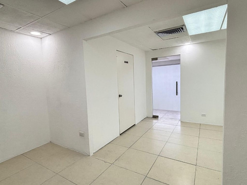 Venta O Renta De Oficina En Moll Del Valle, San Pedro Garza Garcia
