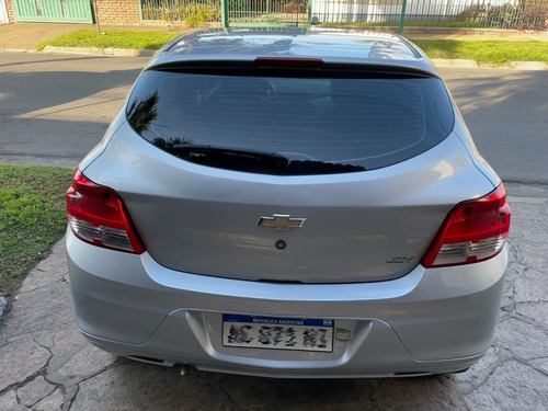 Imagen 6 de 15 de Chevrolet Onix