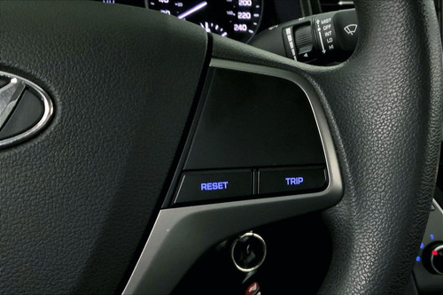 Imagen 23 de 25 de Hyundai Elantra Sedan 4 Pts Gls 20l Ta A/ac Ra-15