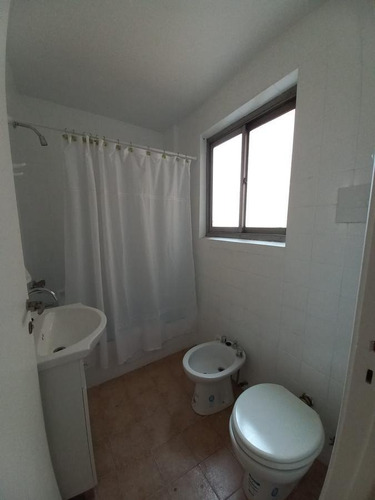 Imagen 12 de 24 de Departamento Caballito, Proximo A Acoyte Y Rivadavia, Muy Luminoso, Balcon A Pulmon Abierto