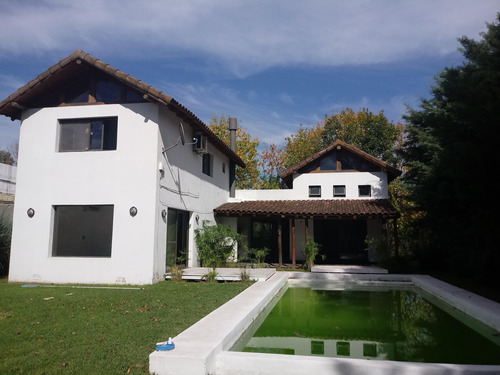 Casa  En Venta Ubicado En Buen Retiro, Pilar, G.b.a. Zona Norte