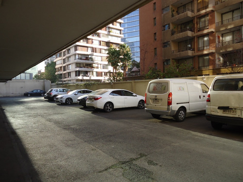 Excelente Ubicacion / Las Torcazas / Apoquindo/ Metro Alcant