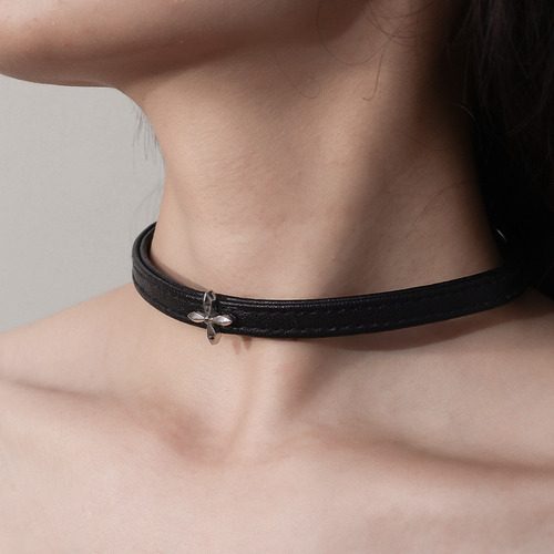 Colar Feminino Gogótico Gótico Em Pu Black Cross Bee