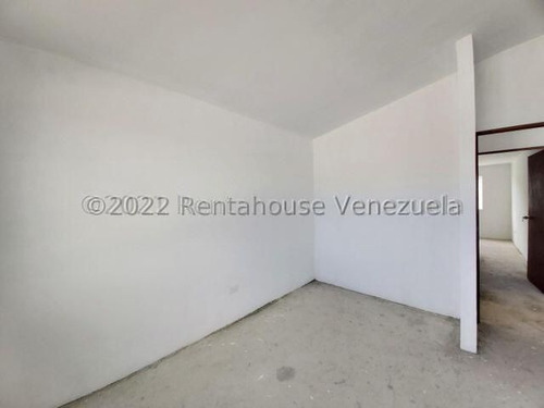 Imagen 8 de 30 de Casas En Venta En Terrazas De La Ensenada Barquisimeto , Lara Codigo :: 23- 2144 . -- ---0414-5446337|