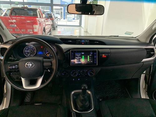 Imagen 7 de 14 de Toyota Hilux 2.8 Tdi Dc Sr Mt 4x4