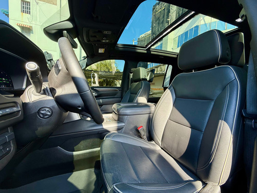 Chevrolet Suburban Premier 2023