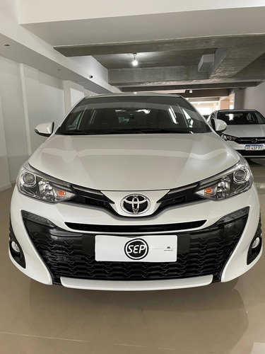 Imagen 2 de 15 de Toyota Yaris 2022 1.5 107cv Xls Cvt Sepautos