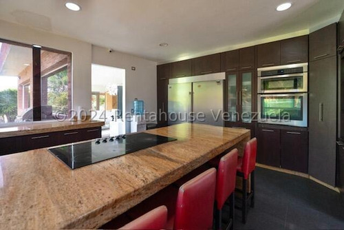 Casa En Venta En Alto Hatillo Calle Cerrada Jardin Casas Caracas