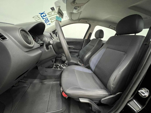 Imagem 7 de 9 de Volkswagen Voyage 2015 1.0 Comfortline Total Flex 4p