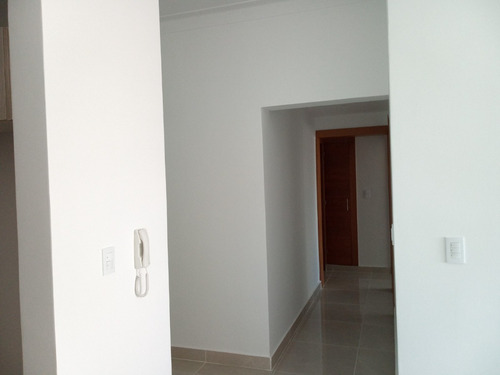 Alquilo Apto De 3 Habitaciones En Bella Vista Prox A La 27 De Febrero.