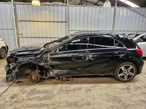 Mercedes Benz A 250 -chocado-