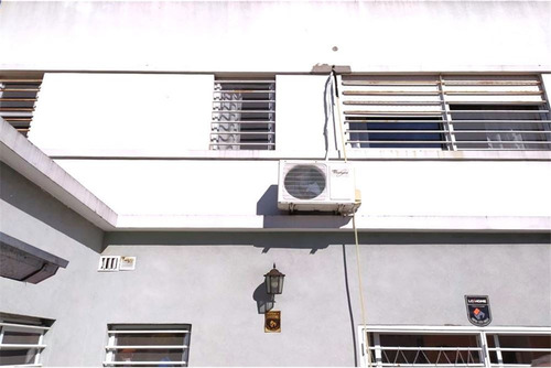 Casa (8.66 X 43 Mts.) - Coch. Cub. - Amplio Jardín