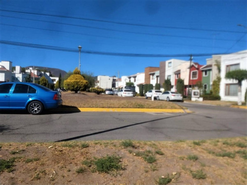 Imagen 1 de 9 de Venta De Terreno En Fraccionamiento Residencial