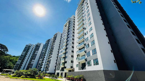 Lujoso Y Confortable Apartamento En Venta En Macaracuay, Con Financiamiento