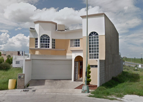 Casa En Venta En Col. Cordilleras, Chuhuahua, Chihuahua. Nm*
