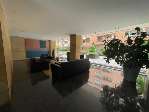 Amplio Apartamento- Excelente Ubicacion .